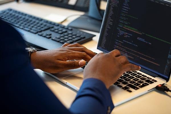 it-web-development-and-design-specialist-lg